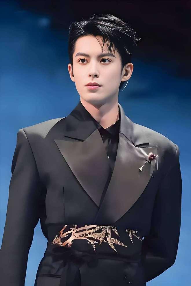 王鶴棣娛樂吃瓜,揭秘明星幕后趣事